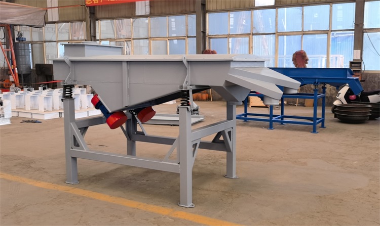 直線振動篩的篩面角度:影響篩分效率和生產(chǎn)能力的關(guān)鍵因素